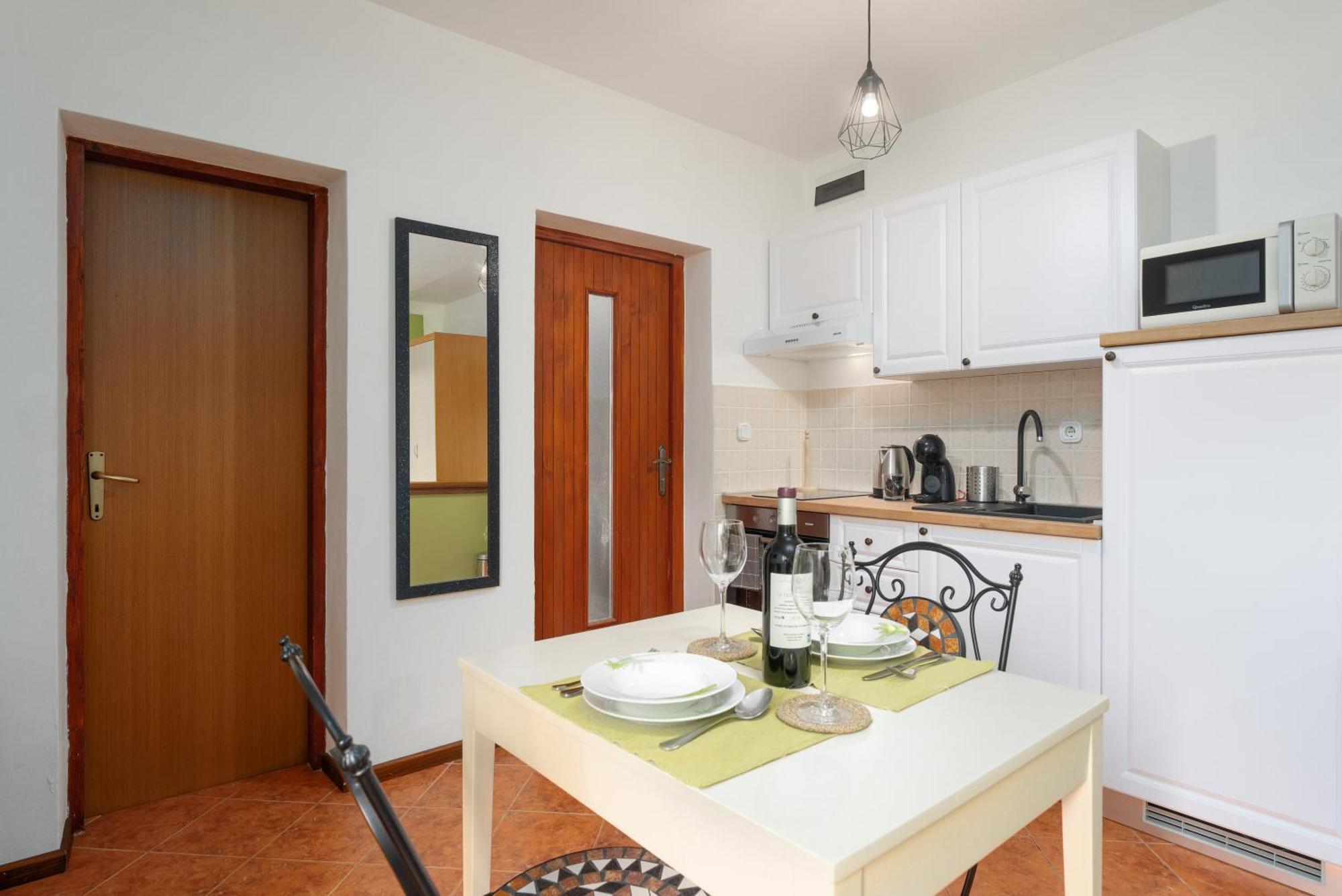 Studio Apartment Vrsar Exterior photo